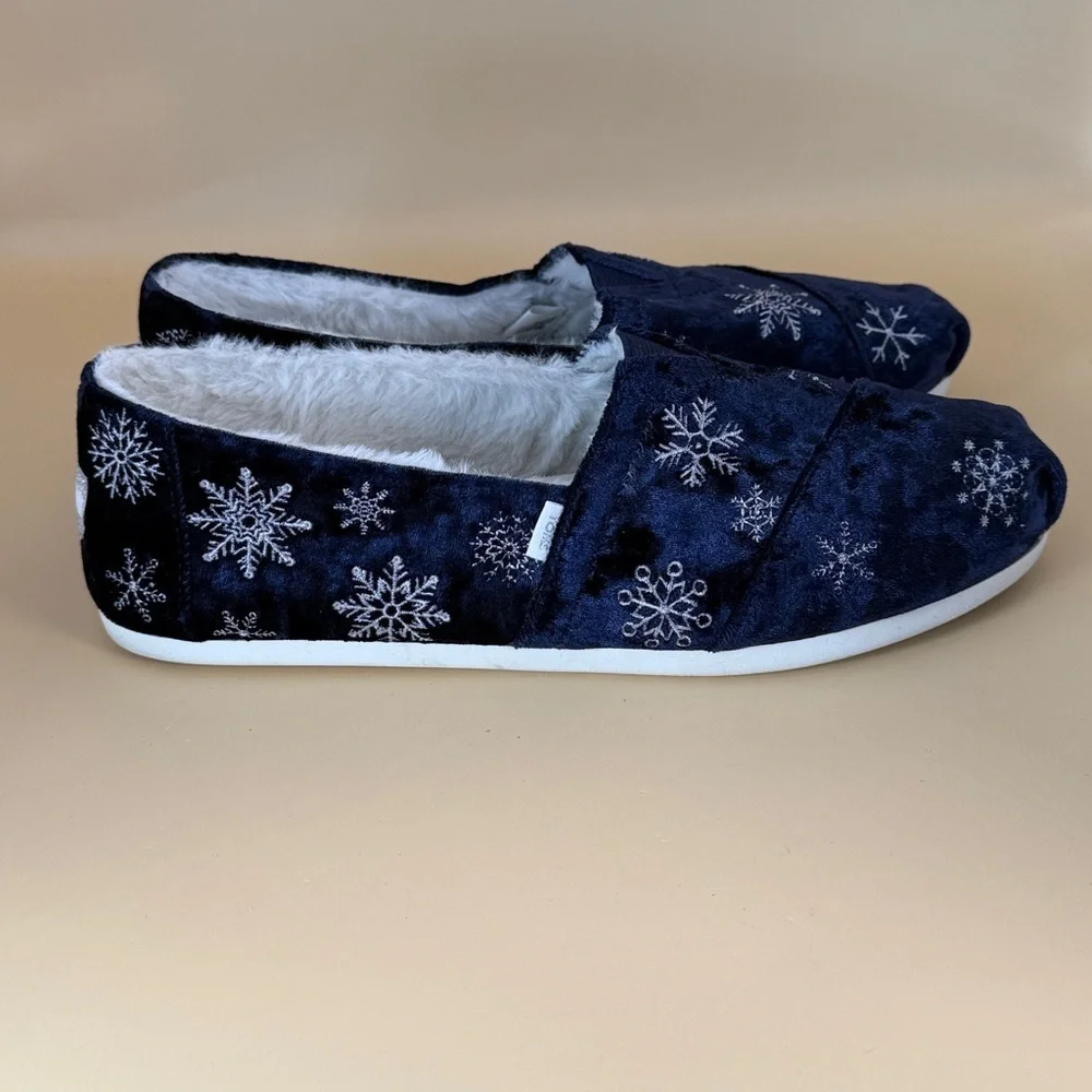 Toms Midnight Blue Snowflake Embroidered Slip-Ons Like New